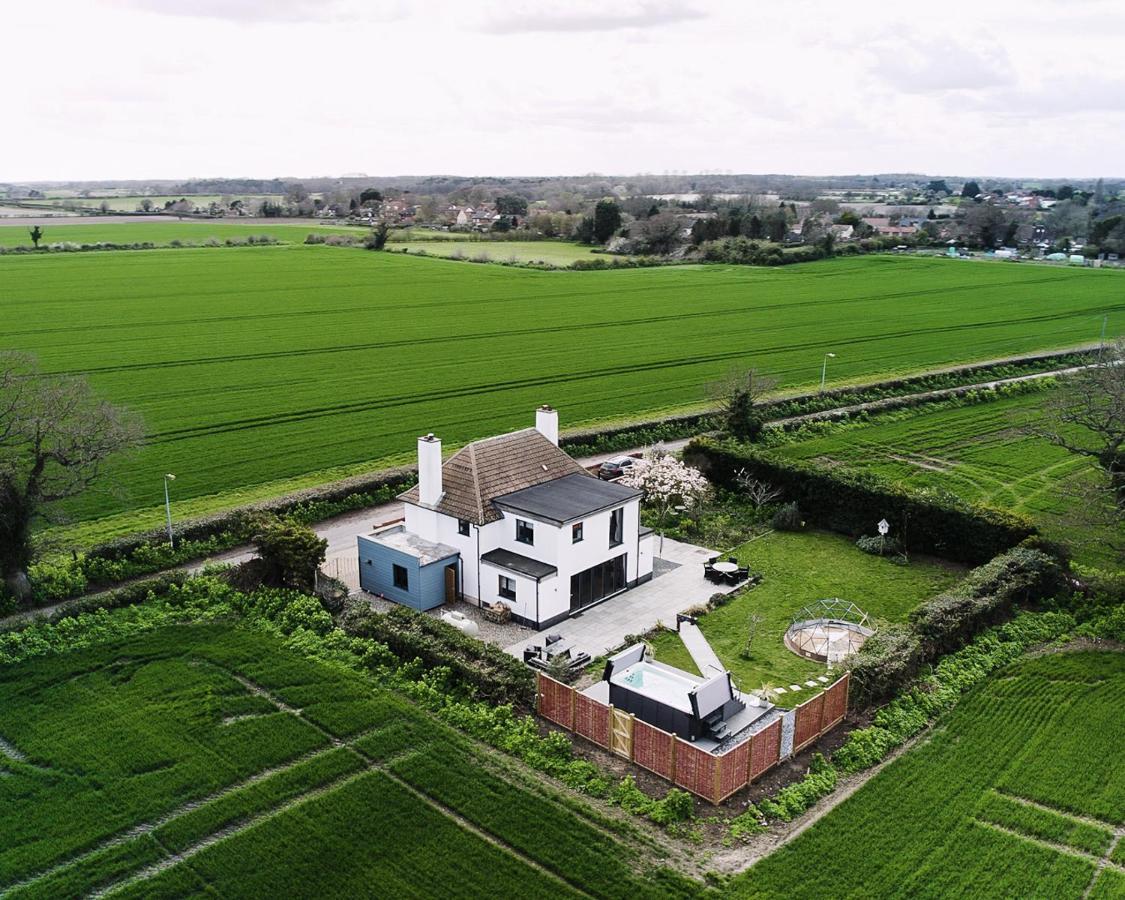 Covehithe House-Coastal Luxury- Sleeps 12-With Huge Swimspa! Wrentham Exterior foto