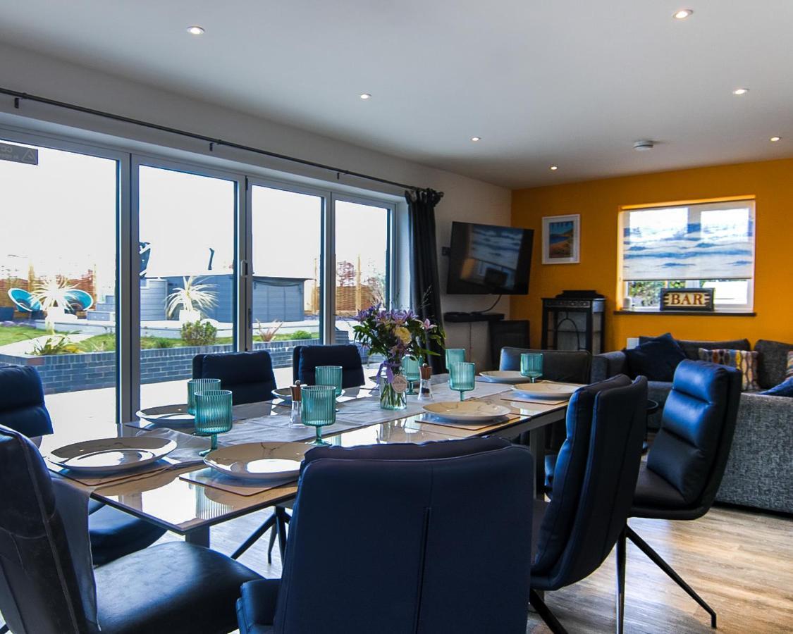 Covehithe House-Coastal Luxury- Sleeps 12-With Huge Swimspa! Wrentham Exterior foto